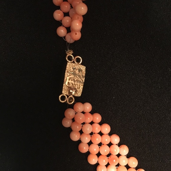 Coral Bead Vintage Necklace with Real Gold Clasp - Picture 4 of 6